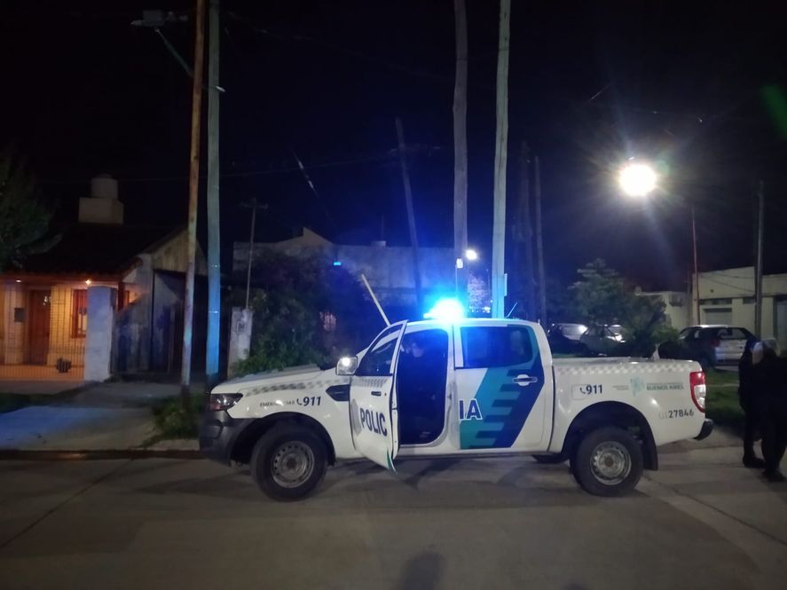 patrullero-de-noche-policia-bonaerense-1jpeg