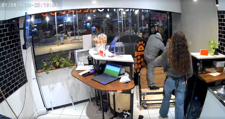 varios-testigos-que-advirtieron-la-situacion-evitaron-que-el-delincuente-se-escapara-foto-captura-de-video-tn-CP2WDF4SFNEYBA6M6RWFOUST3Y